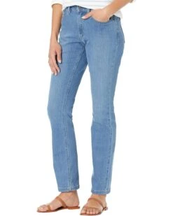 L.L.Bean BeanFlex Straight Leg Favorite Fit Jeans In Light Indigo